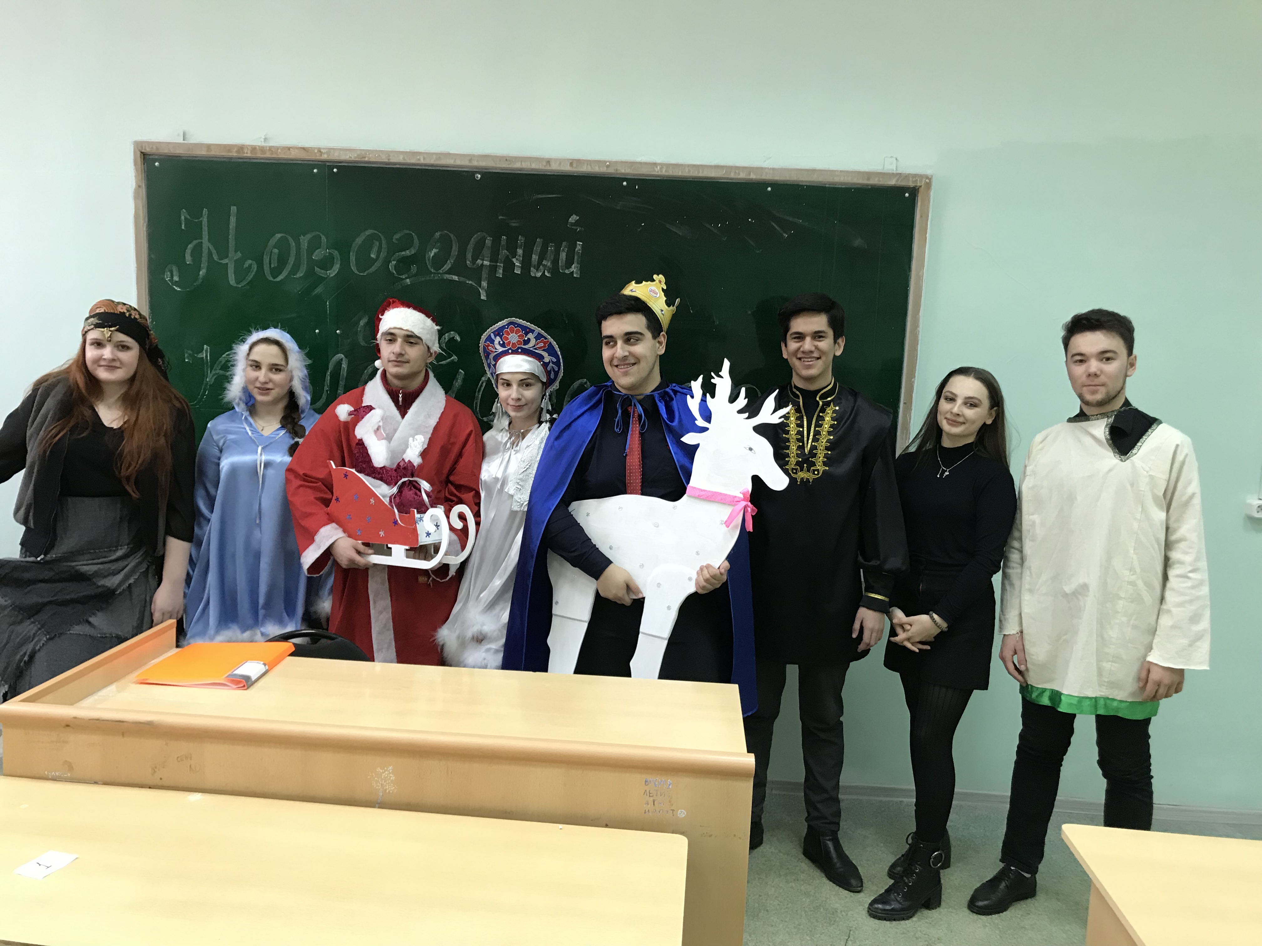 На кафедре Английский язык состоялся праздник «Новогодний калейдоскоп»